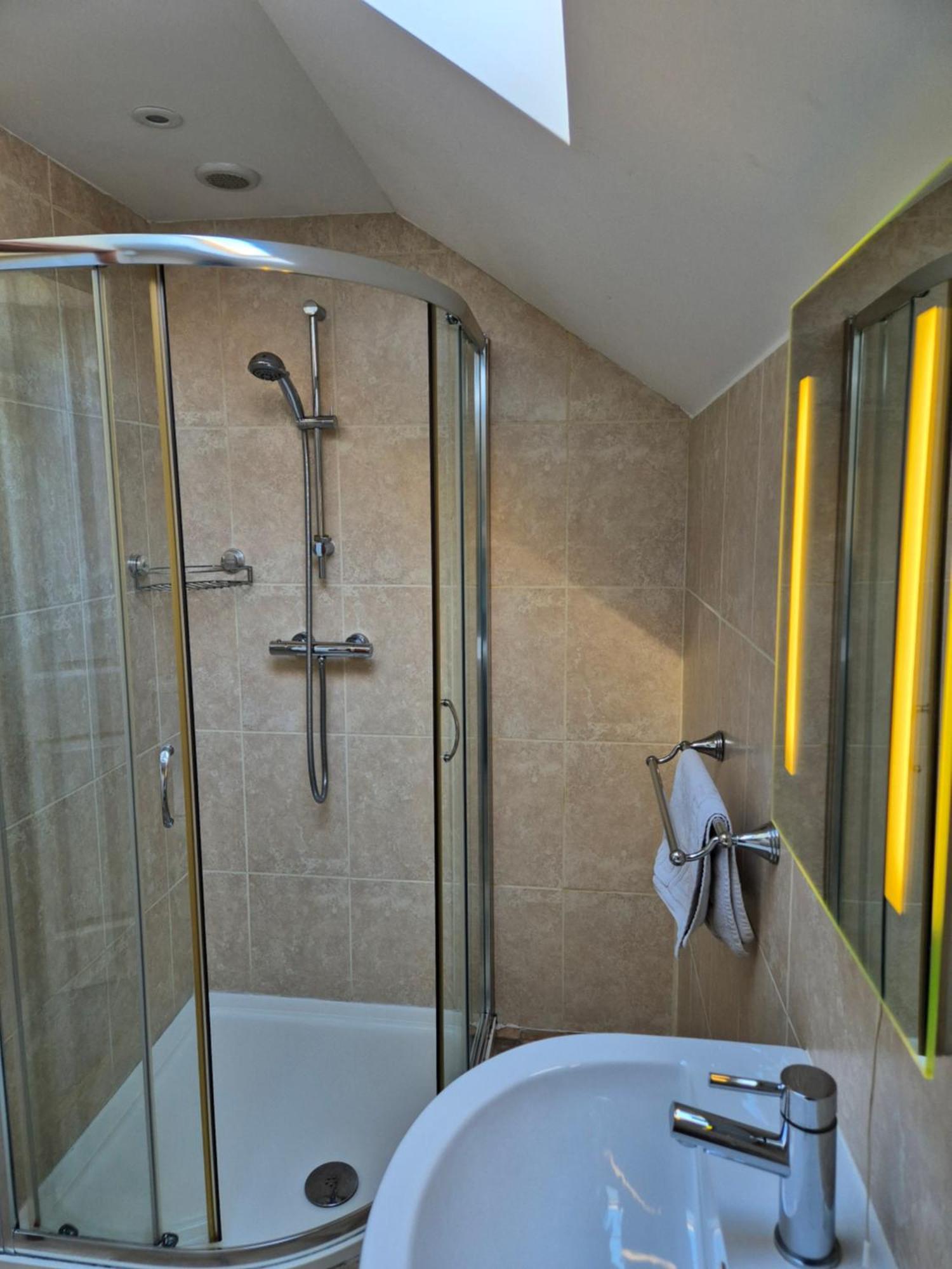 Kestrel Farmhouse Llandovery Luaran gambar